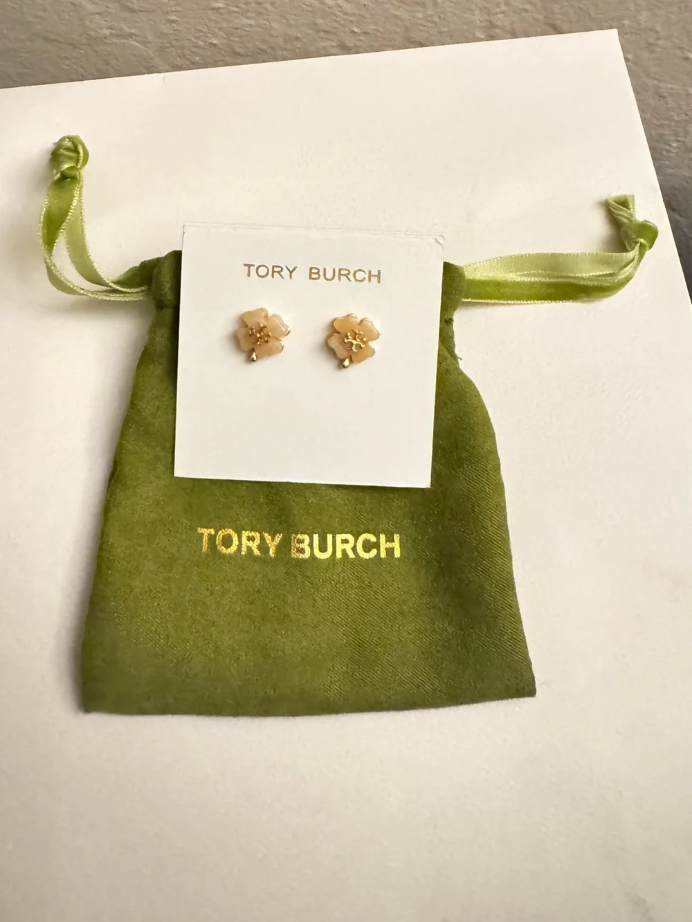 Tory Burch Cream Flower Stud Earrings with Gold Accents